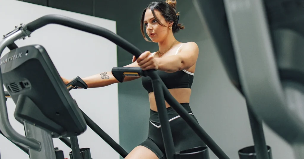 A girl exercising in the gym for weight loss