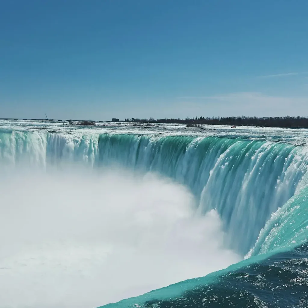 Niagara water falls (One of the top best place to visit).
