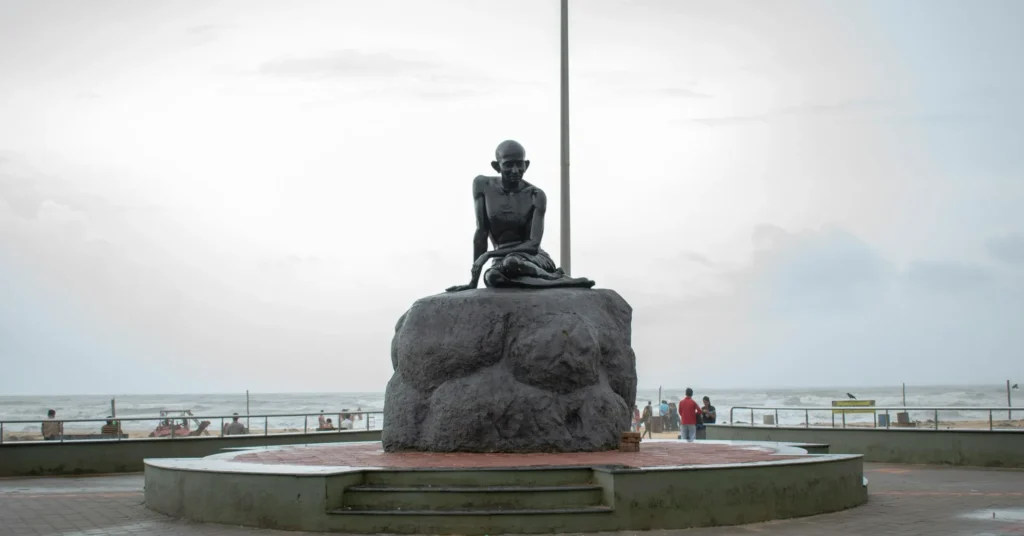 A statue of great leader mahatma ghandi.