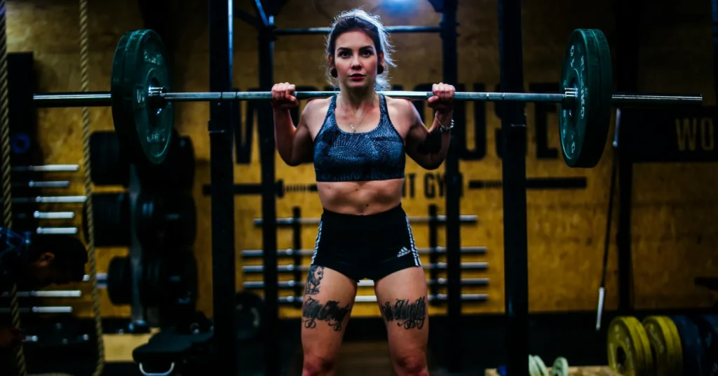 30 minutes HIIT by a girl in the gym for weight loss.